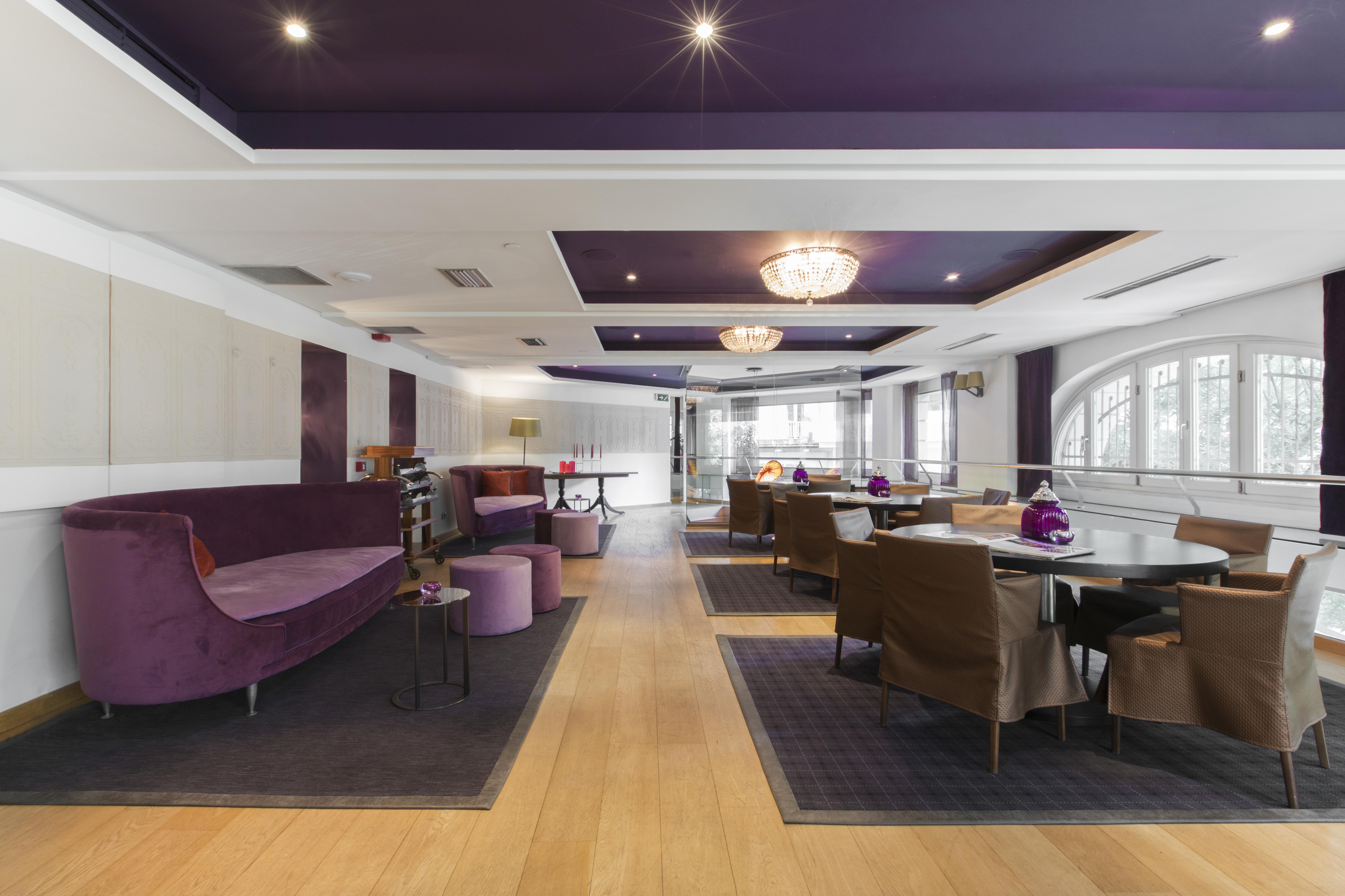 엑셀시오르 호텔 테살로니키 외부 사진 The lounge at the station